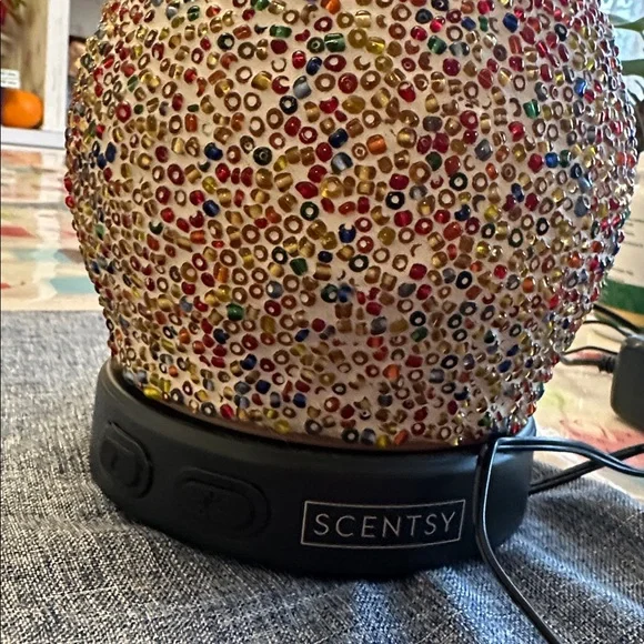 INSPIRIT SCENTSY ESSENTIAL OIL DIFFUSER SHADE & BASE MULTICOLOR GLASS BEADS EUC - Picture 3 of 8